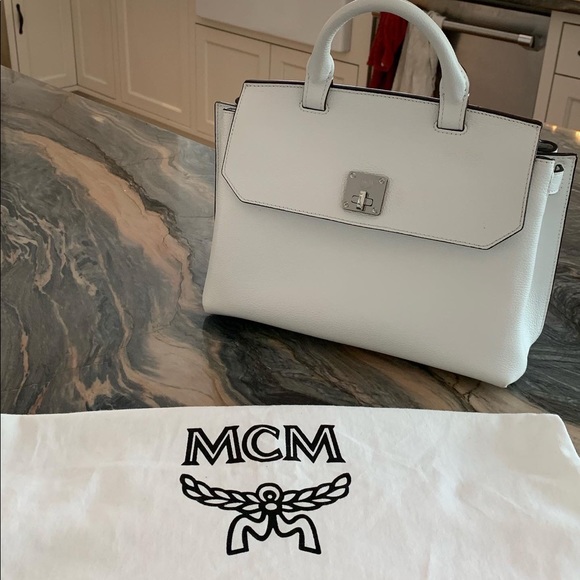 MCM White leather handbag convertible backpack - Picture 2 of 6